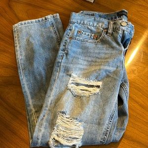 💙2/$15 or 3/$20 - boyfriend jeans